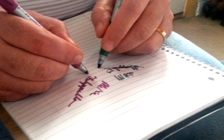 как научиться писать двумя руками одновременно